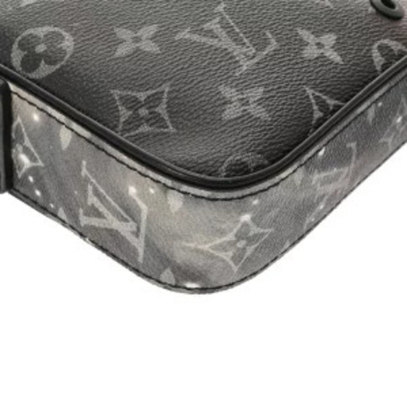 louis vuitton alpha galaxy backpack Black Monogram Limited Edition Bag I MISS YOU VINTAGE Thanks to a triple serigraphy technique Monogram Galaxy Alpha Backpack -
